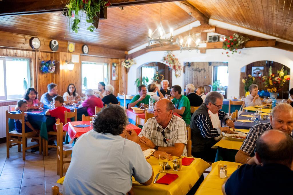 Villaggio Turistico Camping Cervino Antey-Saint-André Eksteriør bilde