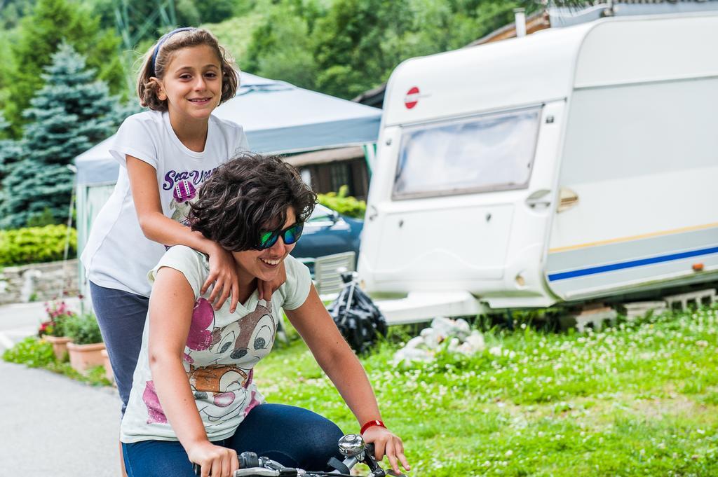 Villaggio Turistico Camping Cervino Antey-Saint-André Eksteriør bilde